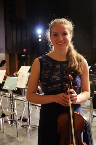 Alexis Berry, who played Johann Nepomuk Hummel’s “Fantasie in G minor for Viola and Orchestra, Op. 94” 